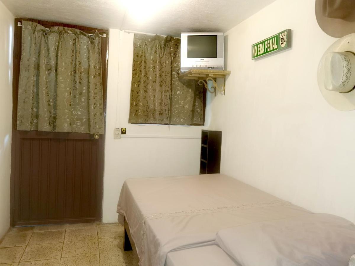 The Roof Backpackers Otel Guadalajara Dış mekan fotoğraf